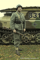 Sylwetka grenadiera z marca 1945 roku.